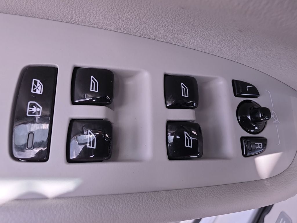 2023 Volvo XC90 B6 Plus 6-Seater