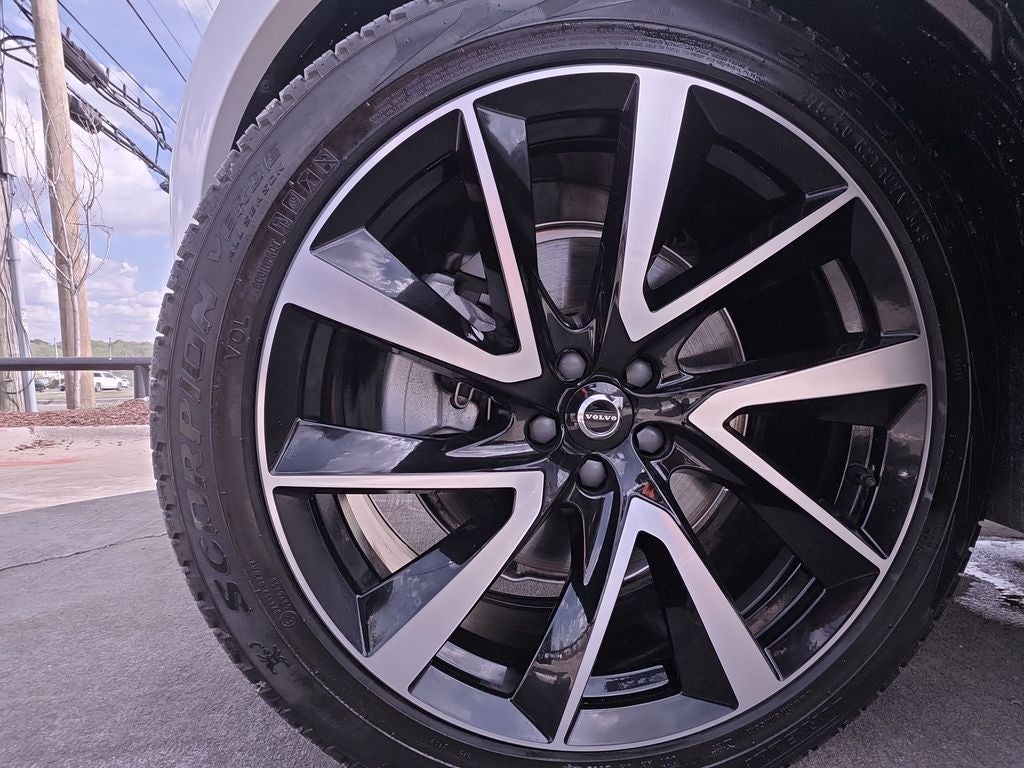 2023 Volvo XC90 B6 Plus 6-Seater