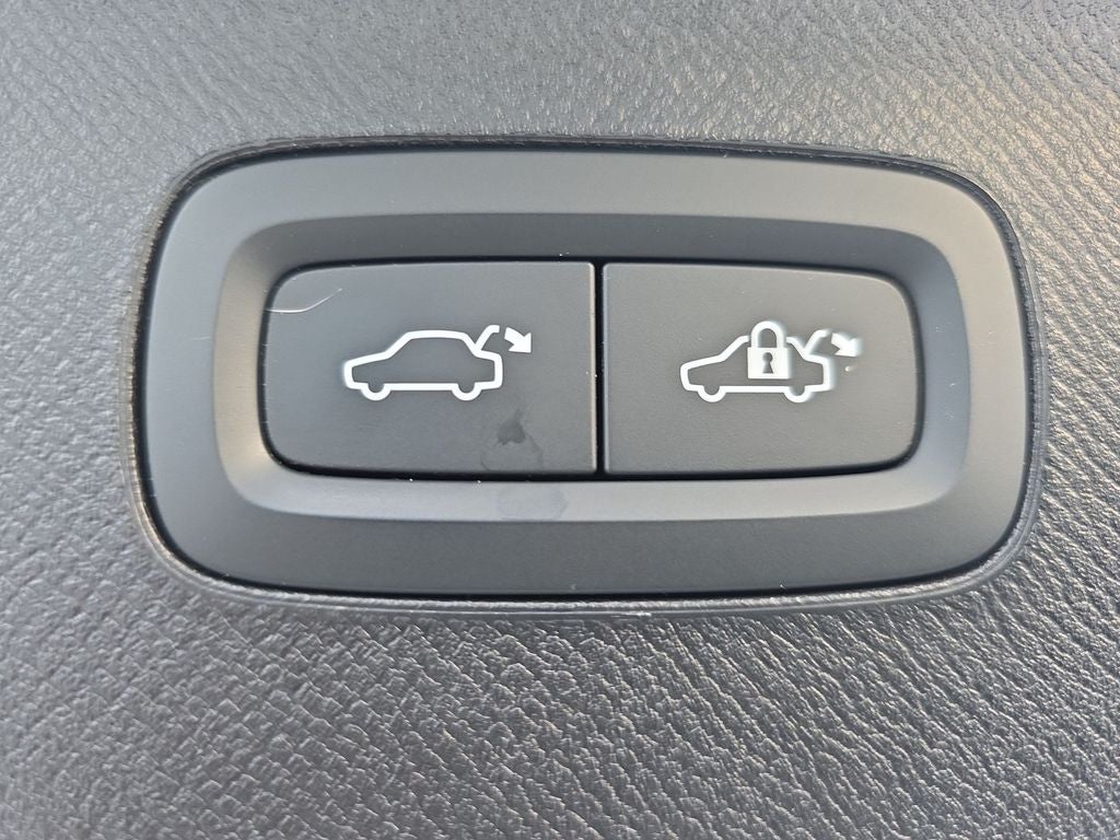 2023 Volvo XC90 B6 Plus 7-Seater