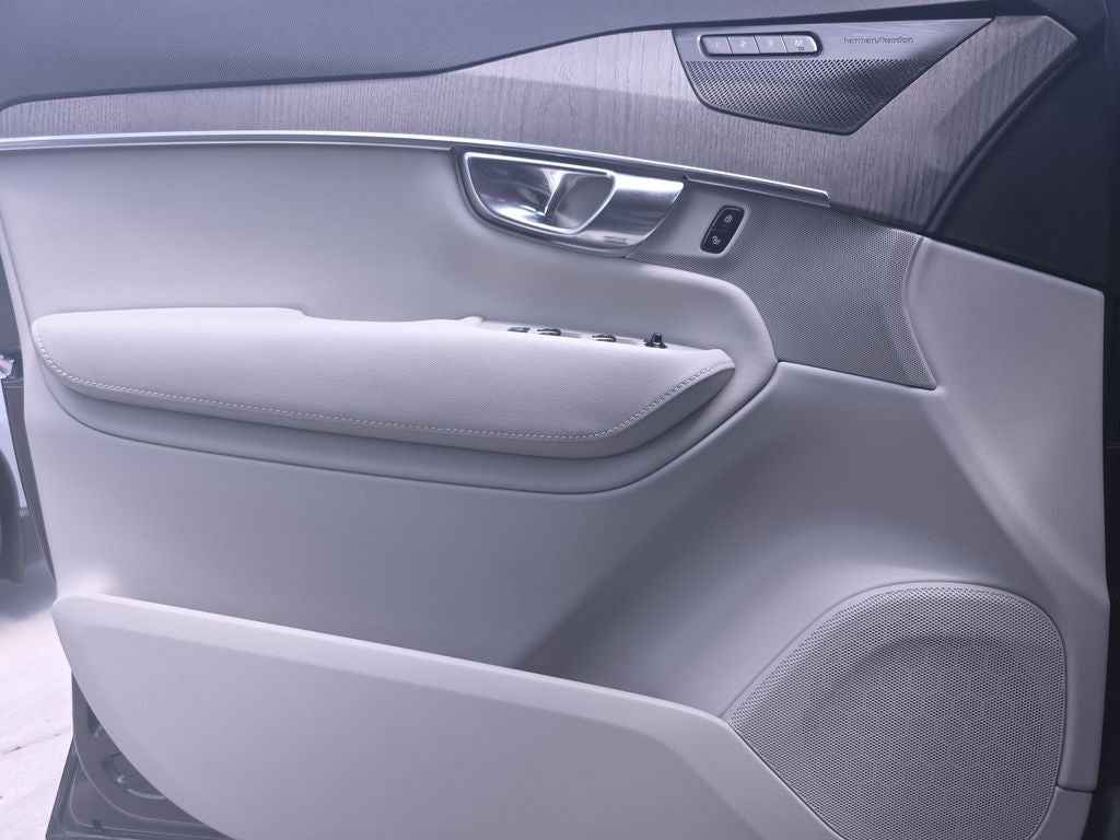 2023 Volvo XC90 B6 Plus 7-Seater