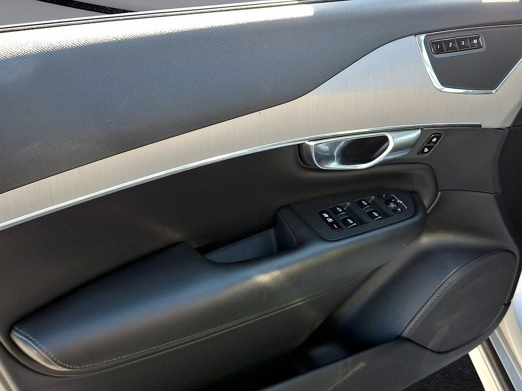 2021 Volvo XC90 T5 Momentum