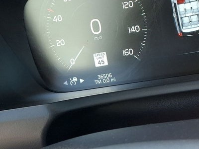 2021 Volvo XC90 T5 Momentum