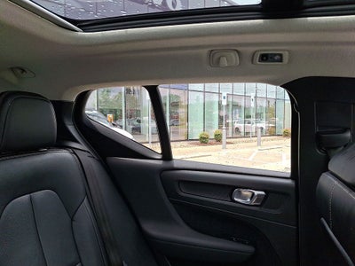 2019 Volvo XC40 Momentum