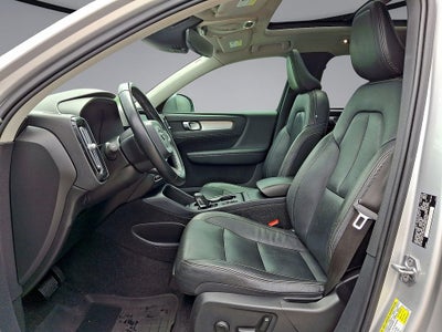2019 Volvo XC40 Momentum