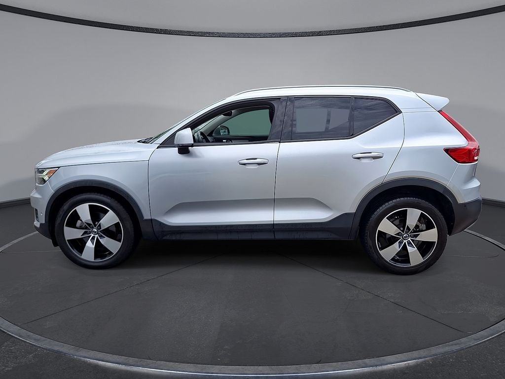 2019 Volvo XC40 Momentum
