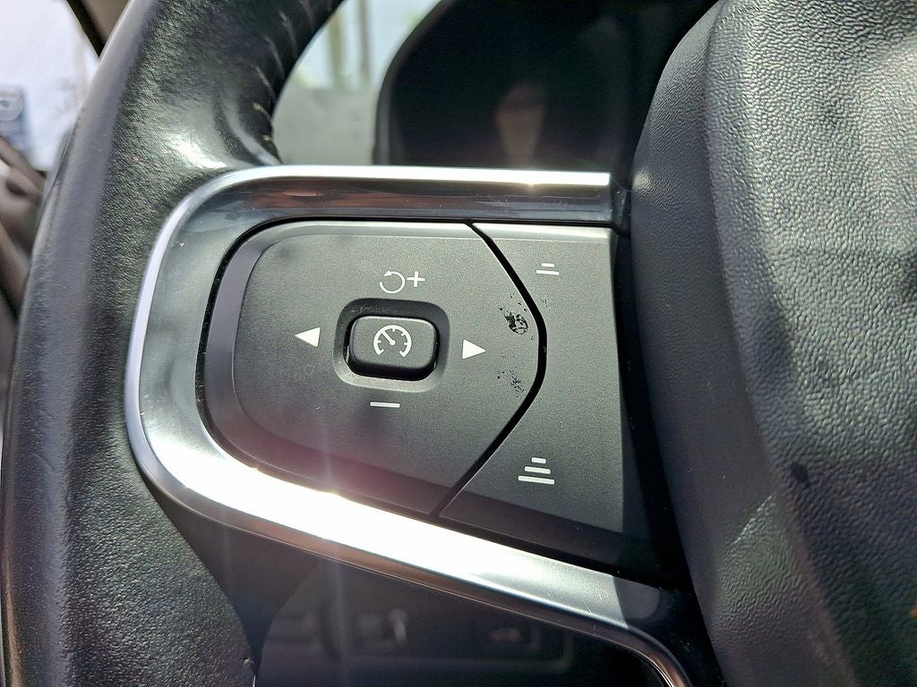 2019 Volvo XC40 Momentum