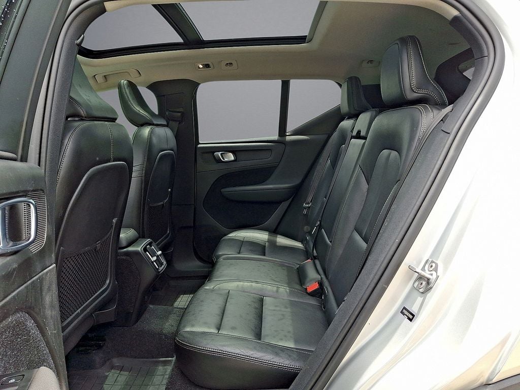 2019 Volvo XC40 Momentum