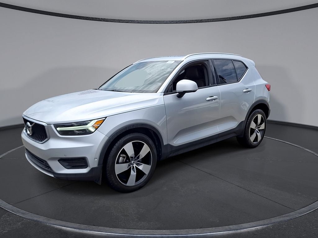 2019 Volvo XC40 Momentum