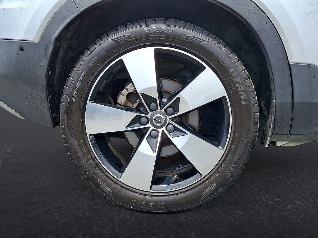 2019 Volvo XC40 Momentum