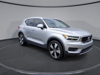 2019 Volvo XC40 Momentum
