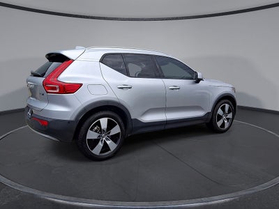 2019 Volvo XC40 Momentum