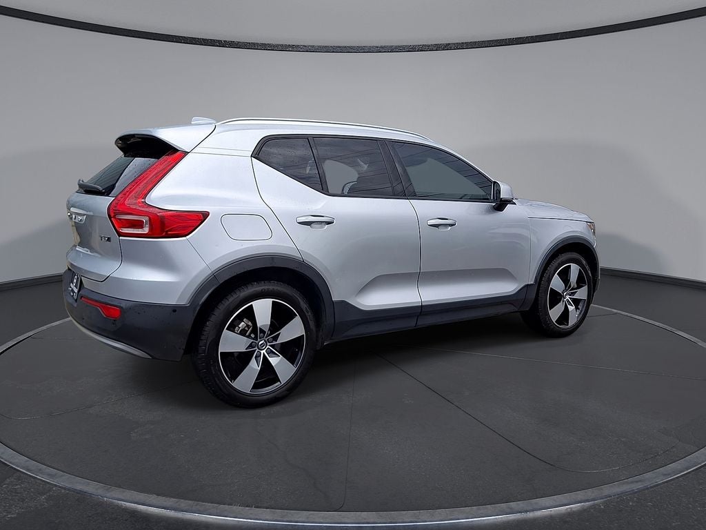 2019 Volvo XC40 Momentum