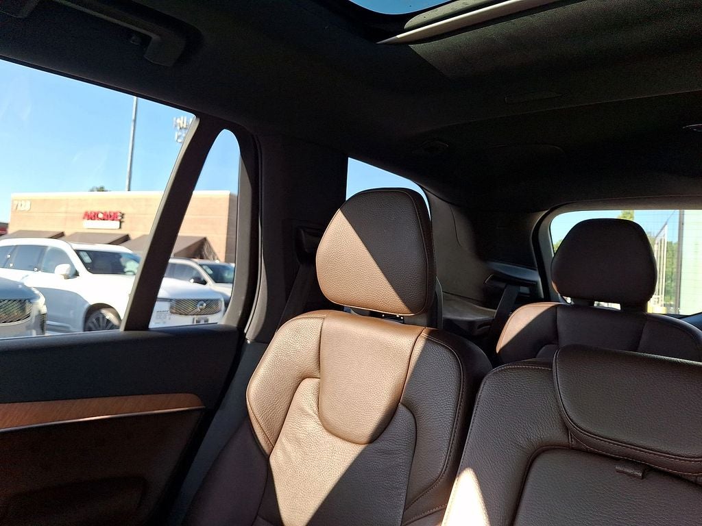 2021 Volvo XC90 T6 Momentum