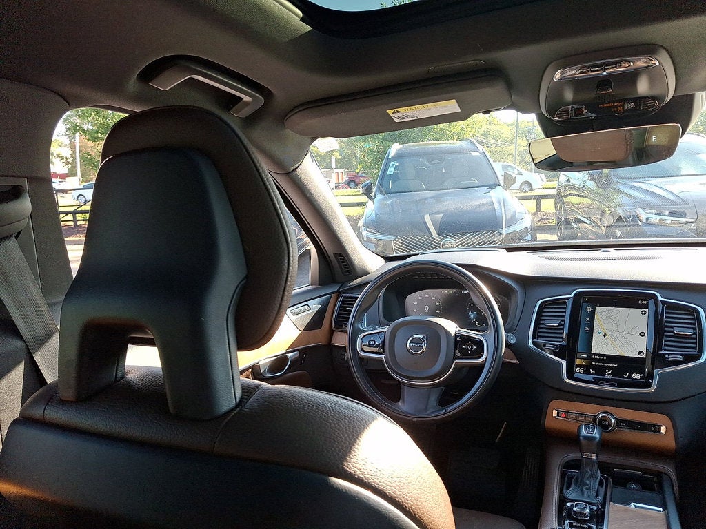2021 Volvo XC90 T6 Momentum