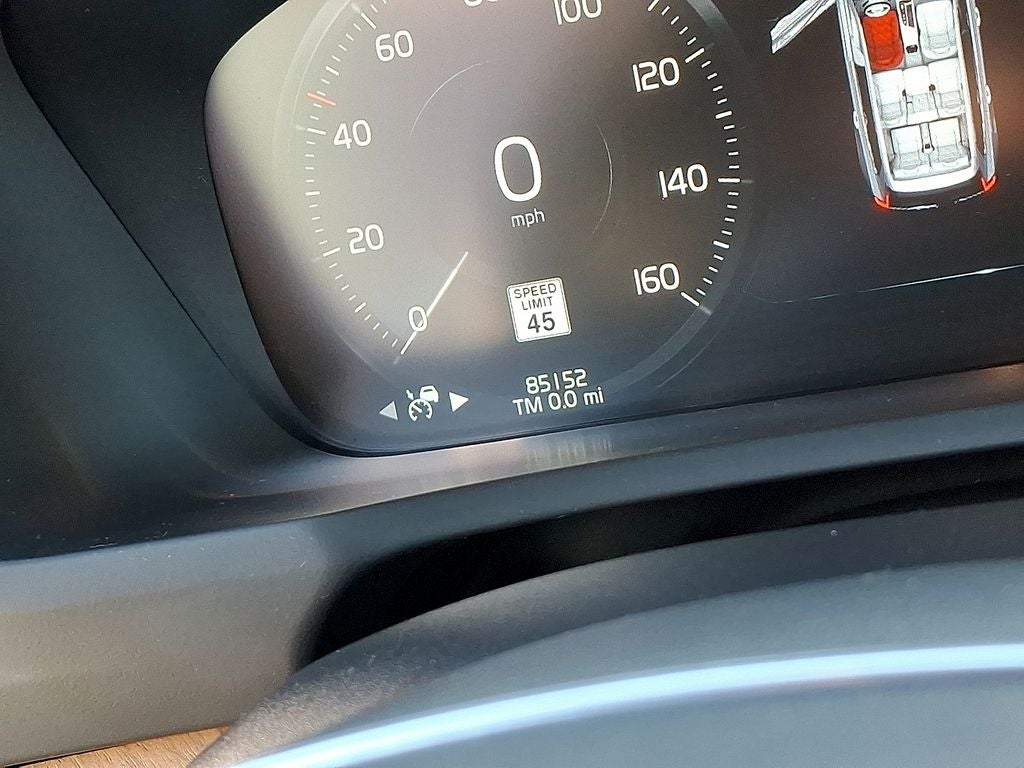 2021 Volvo XC90 T6 Momentum