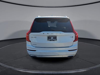 2021 Volvo XC90 T6 Momentum