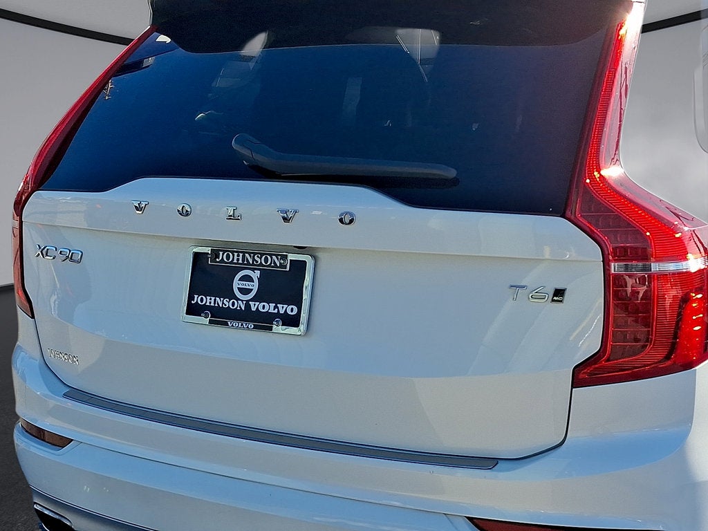 2021 Volvo XC90 T6 Momentum