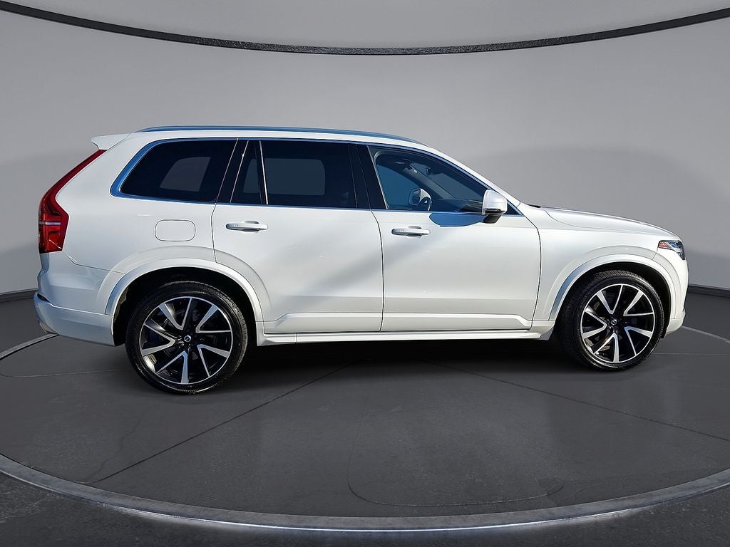 2021 Volvo XC90 T6 Momentum