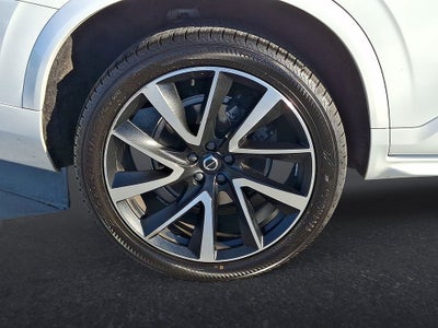 2021 Volvo XC90 T6 Momentum