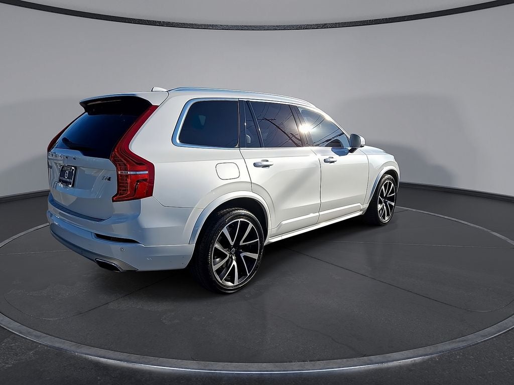 2021 Volvo XC90 T6 Momentum