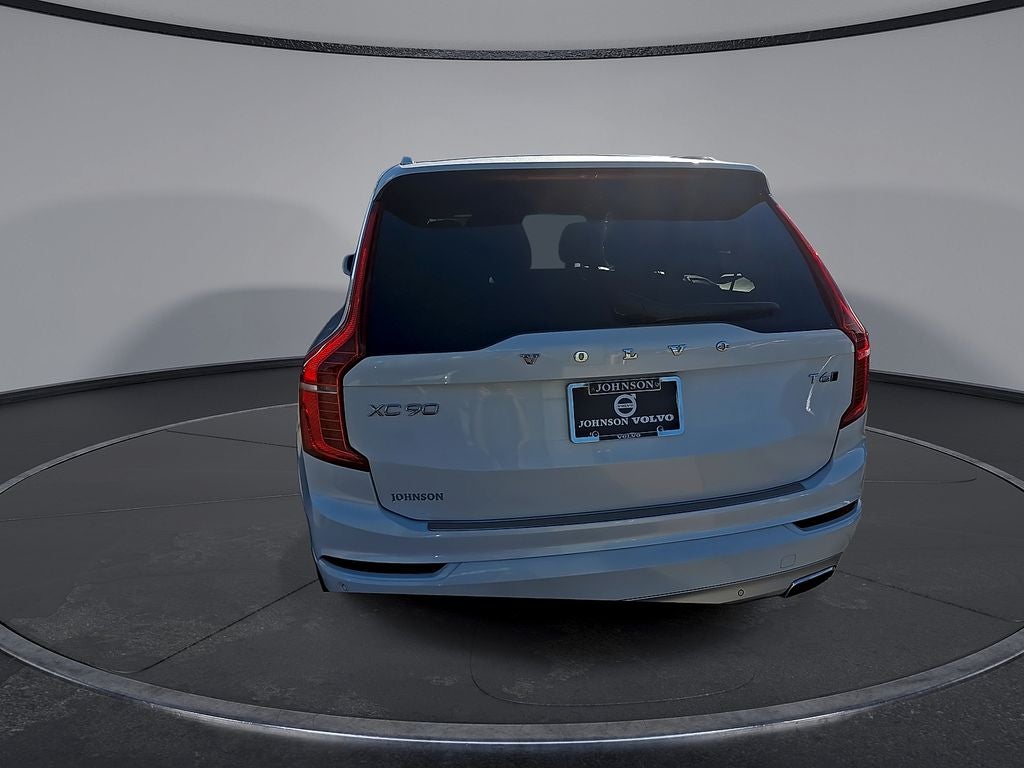 2021 Volvo XC90 T6 Momentum