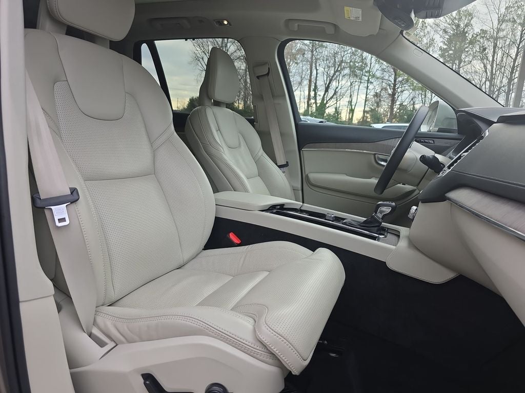 2022 Volvo XC90 T6 Inscription