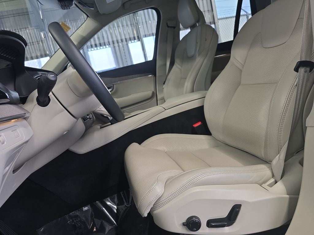 2022 Volvo XC90 T6 Inscription