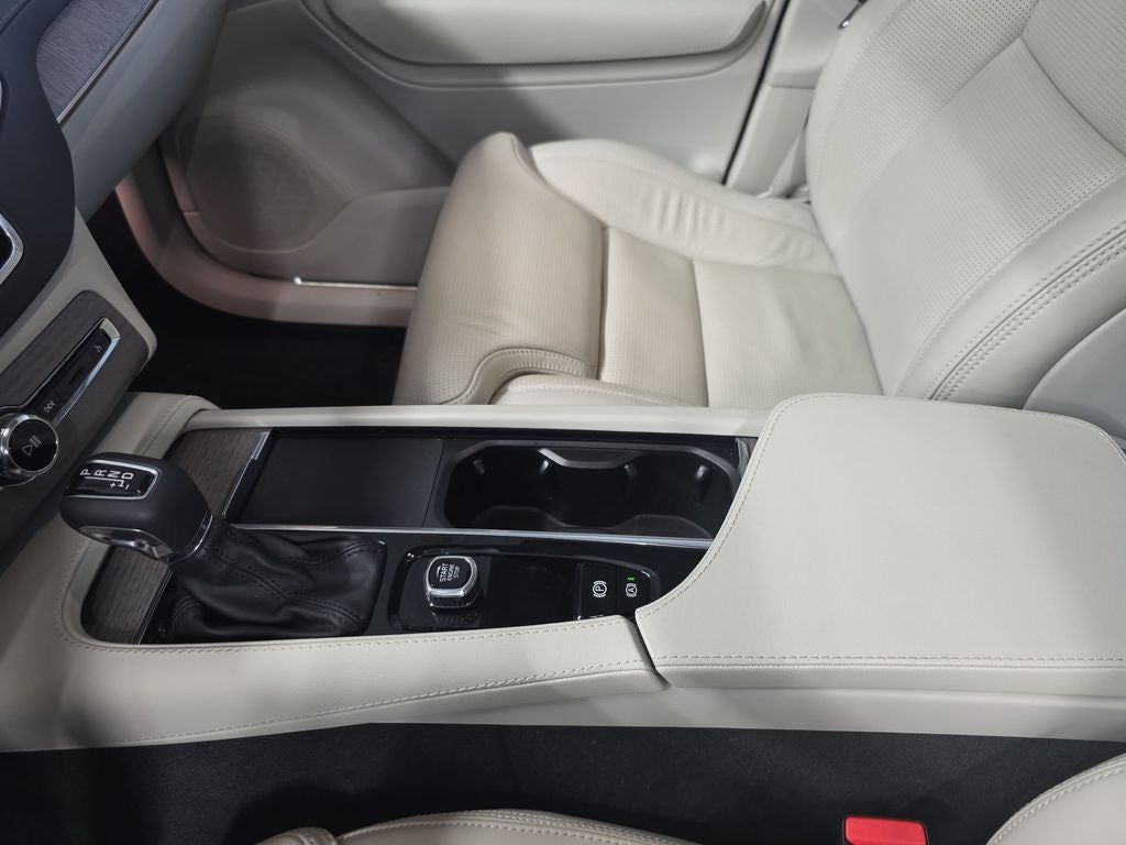 2022 Volvo XC90 T6 Inscription