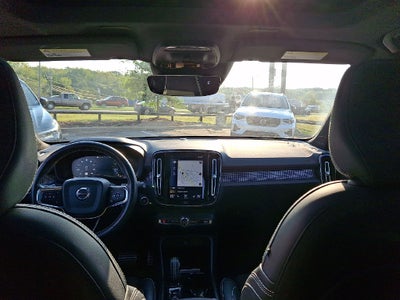 2020 Volvo XC40 R-Design