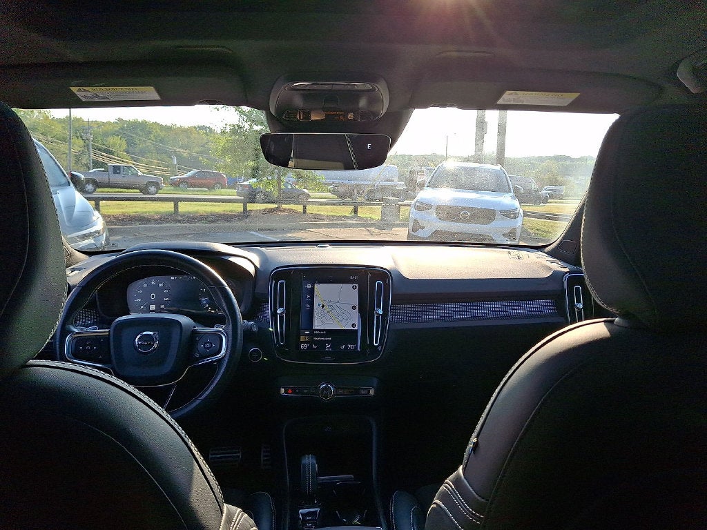 2020 Volvo XC40 R-Design