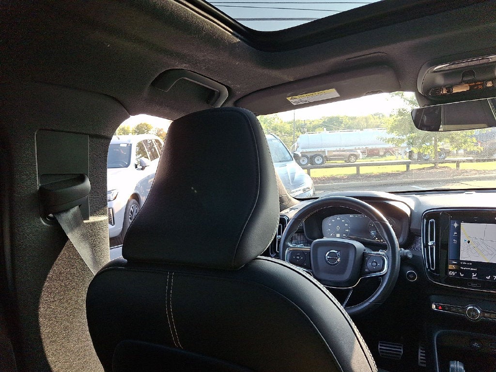 2020 Volvo XC40 R-Design