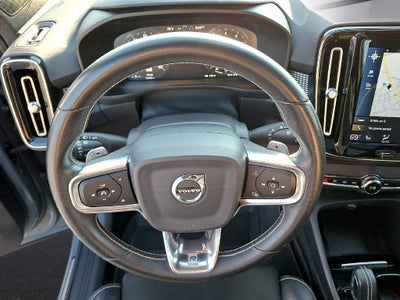 2020 Volvo XC40 R-Design