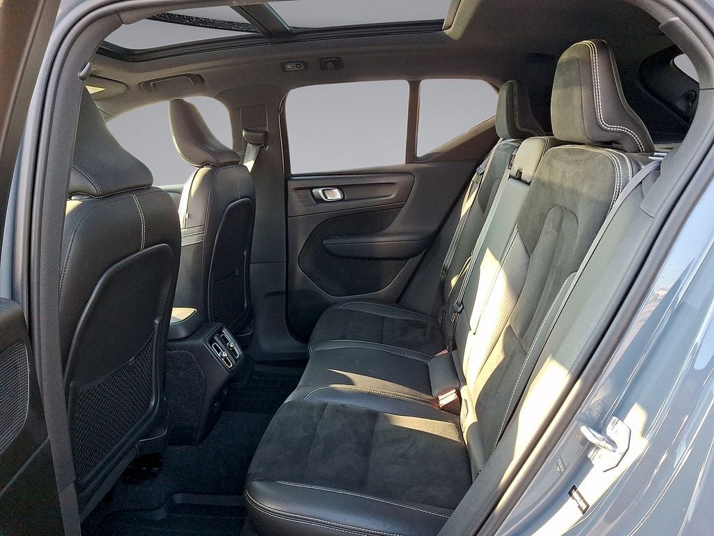 2020 Volvo XC40 R-Design