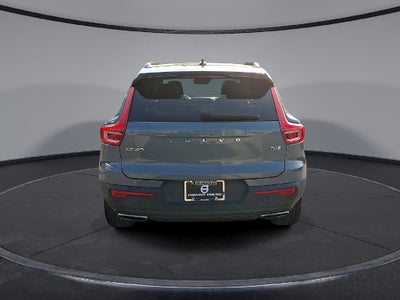 2020 Volvo XC40 R-Design