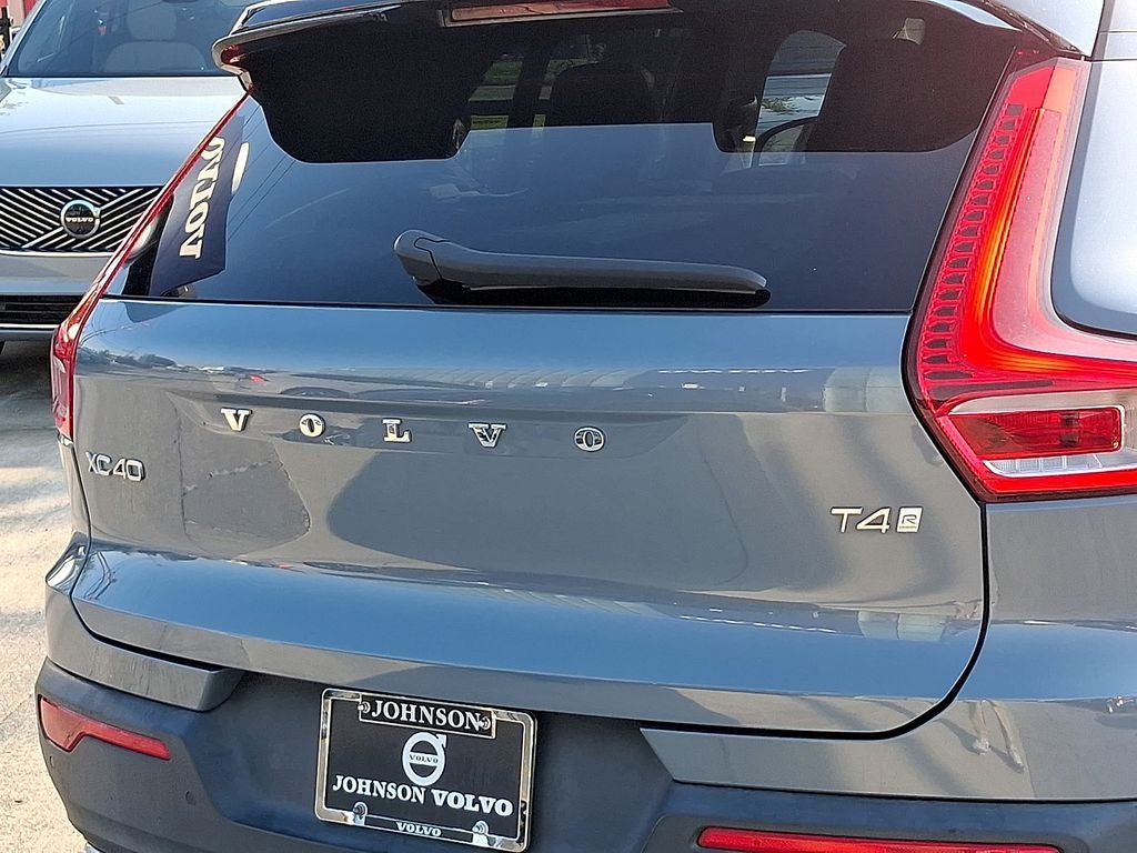 2020 Volvo XC40 R-Design