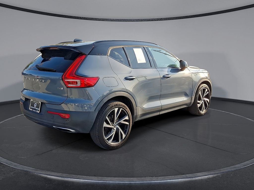 2020 Volvo XC40 R-Design