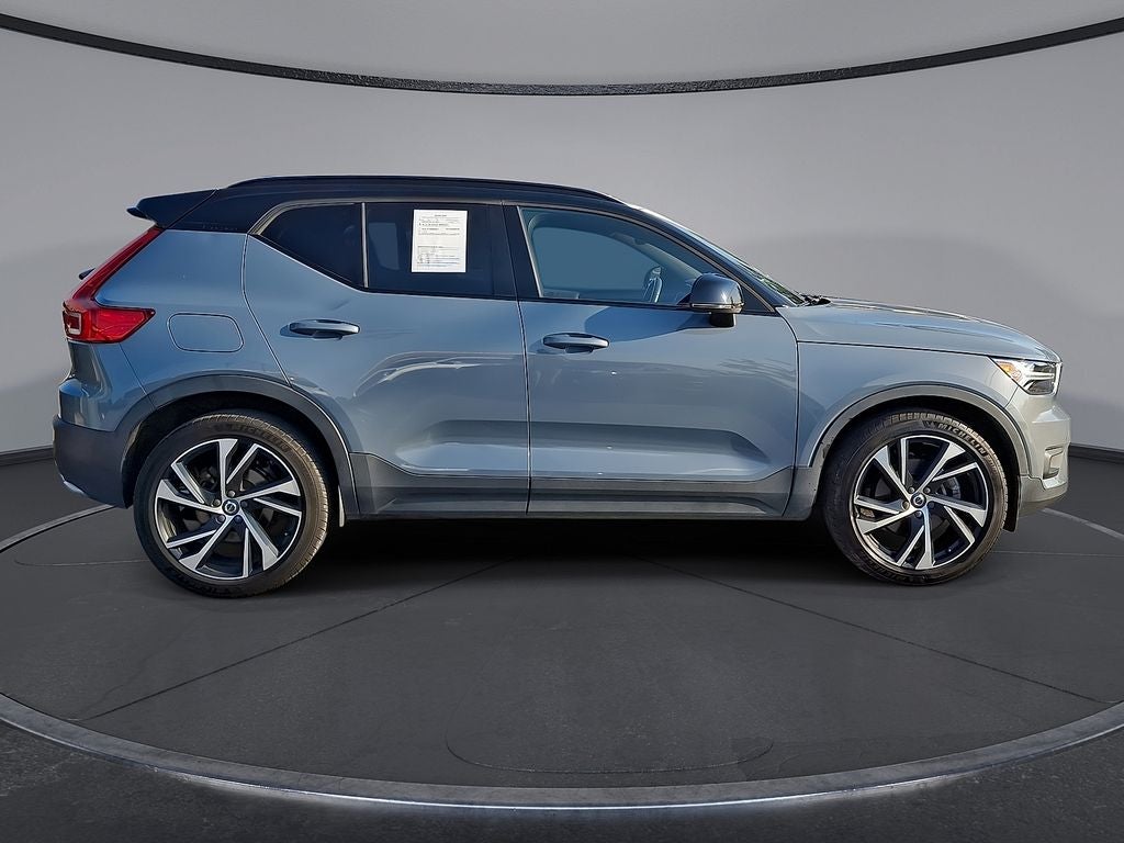 2020 Volvo XC40 R-Design