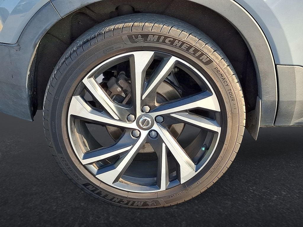 2020 Volvo XC40 R-Design