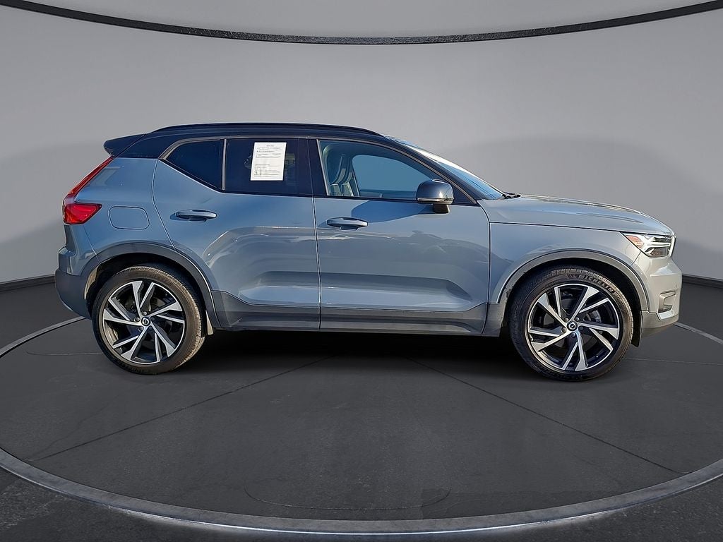 2020 Volvo XC40 R-Design