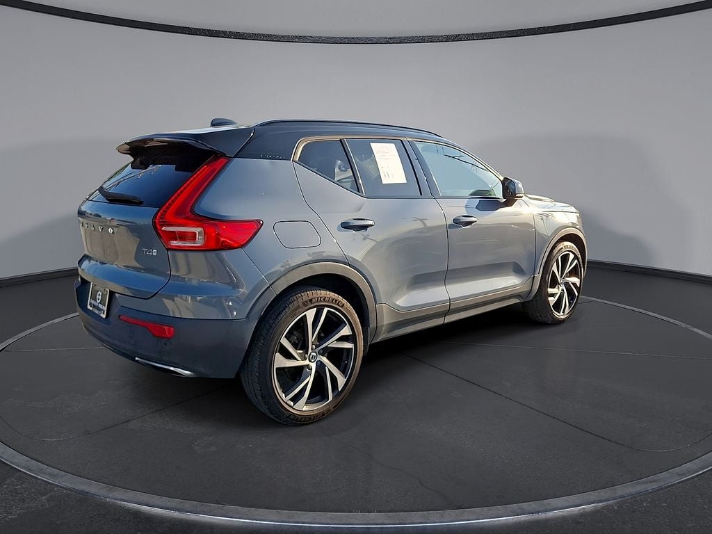 2020 Volvo XC40 R-Design