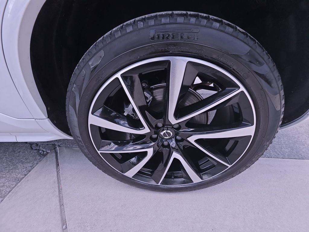 2023 Volvo XC90 Recharge Plug-In Hybrid T8 Plus Dark Theme 7 Passenger