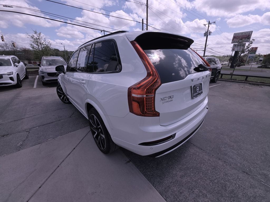 2023 Volvo XC90 Recharge Plug-In Hybrid T8 Plus Dark Theme 7 Passenger