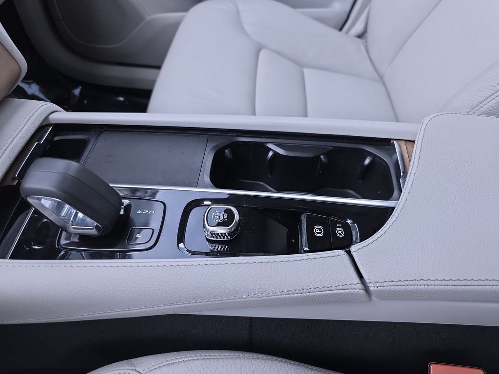 2022 Volvo XC90 Recharge Plug-In Hybrid T8 Inscription Expression Extended Range 7P