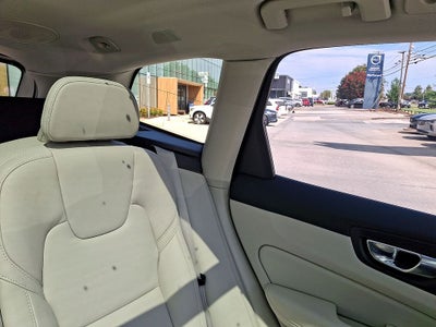2023 Volvo XC60 Recharge Plug-In Hybrid Ultimate