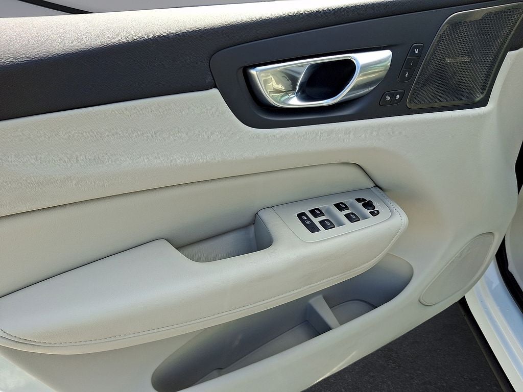 2023 Volvo XC60 Recharge Plug-In Hybrid Ultimate