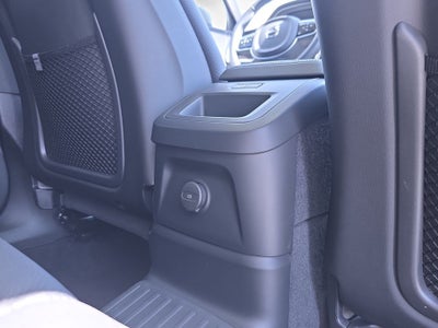 2023 Volvo XC60 Recharge Plug-In Hybrid T8 Plus Dark Theme