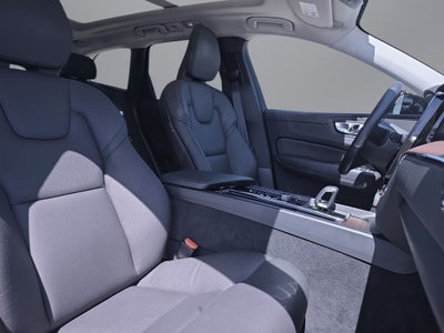 2023 Volvo XC60 Recharge Plug-In Hybrid T8 Plus Dark Theme