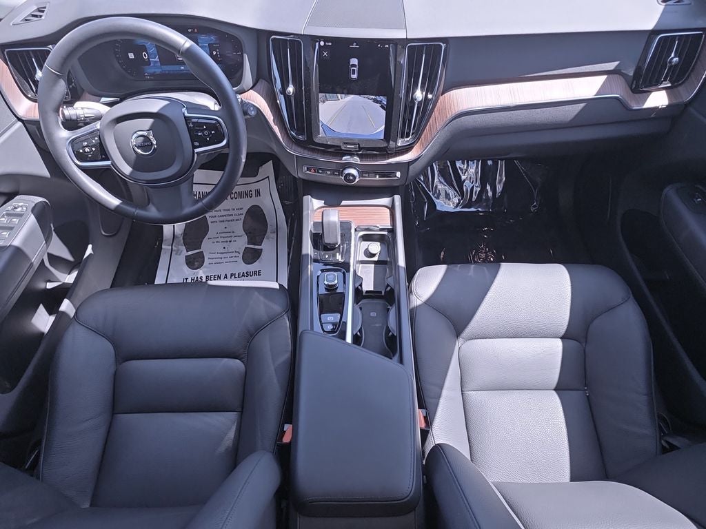 2023 Volvo XC60 Recharge Plug-In Hybrid T8 Plus Dark Theme