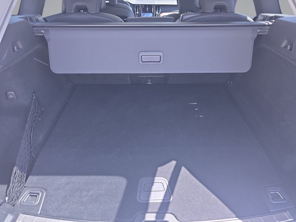 2023 Volvo XC60 Recharge Plug-In Hybrid T8 Plus Dark Theme