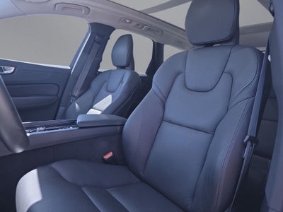 2023 Volvo XC60 Recharge Plug-In Hybrid T8 Plus Dark Theme